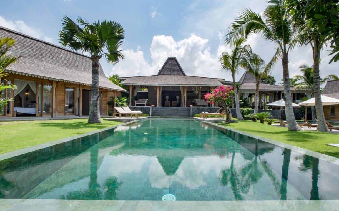 Kerobokan Villa | 1070 m² Villa ∙ 12 bedrooms ∙ 28 guests