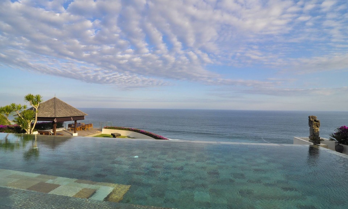 Ungasan Villa | 13BR Villa With An Ocean View Uluwatu - 6Min Walk To Melasti Beach! W/Pool!