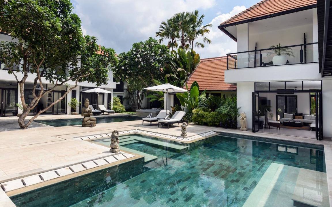 Sunset Road Villa | 1402 m² Villa ∙ 9 bedrooms ∙ 18 guests