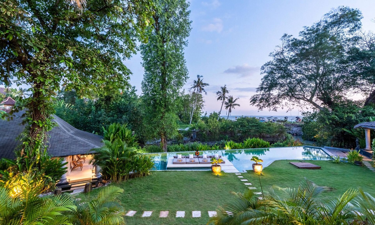 Cemagi Villa | 22M Pool | Five Bedrooms | Beachfront Villa