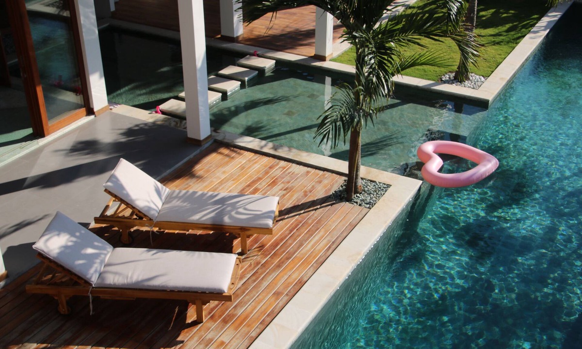 Uluwatu House | 3-bedroom Bali-meets–California Modern Design Gem with Pool and Yoga Shala