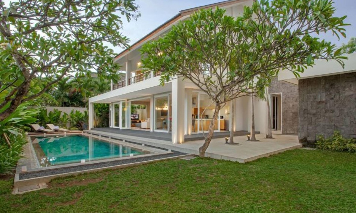 Berawa Villa | 4 BR Modern Pool Villa in Canggu, Staff