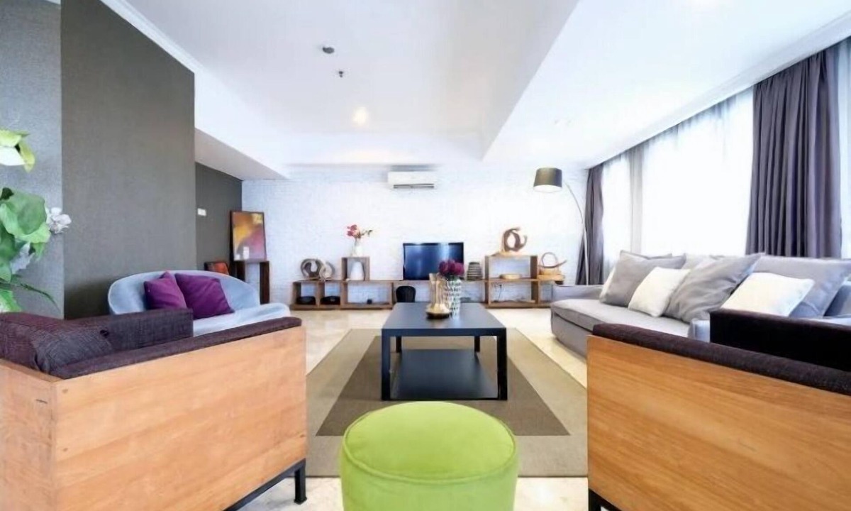 Tanjung Duren Utara Apartment | 4BR Cozy Tropical Retreat Penthouse