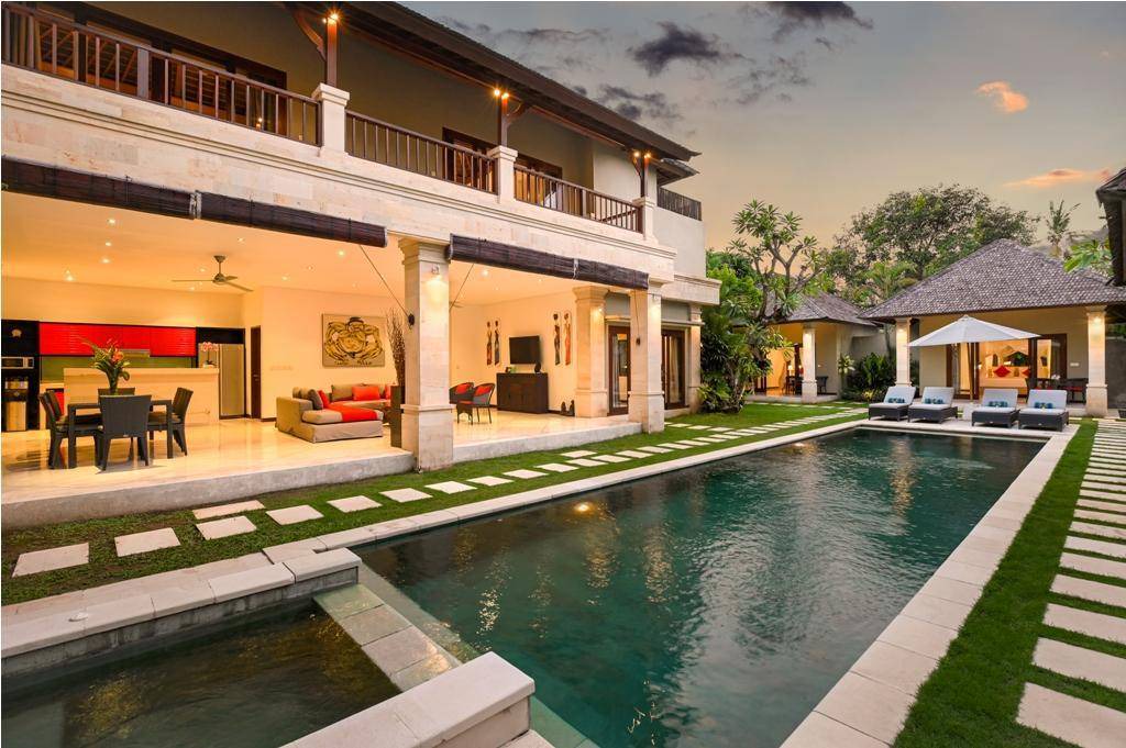 Central Seminyak Resort | 600 m² Resort ∙ 4 bedrooms ∙ 9 guests
