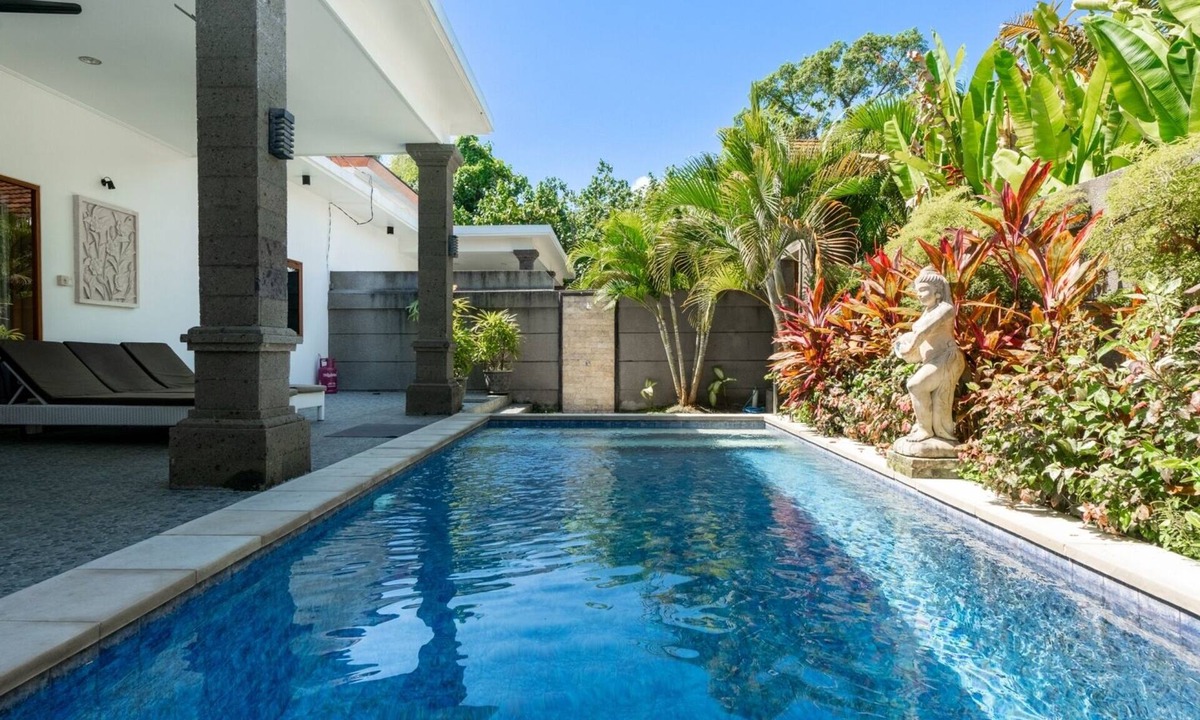 Downtown Kuta Villa | 9 Bedroom villas in Central Legian