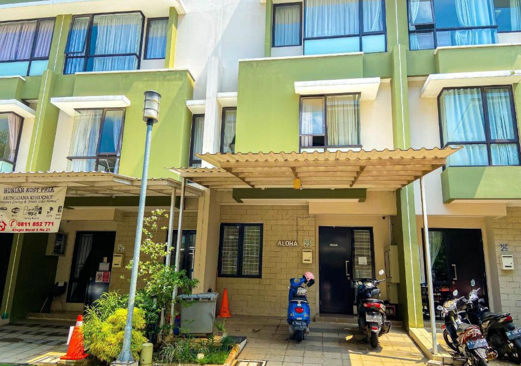 Pagedangan House | Aloha Guest House - 1 Male Only