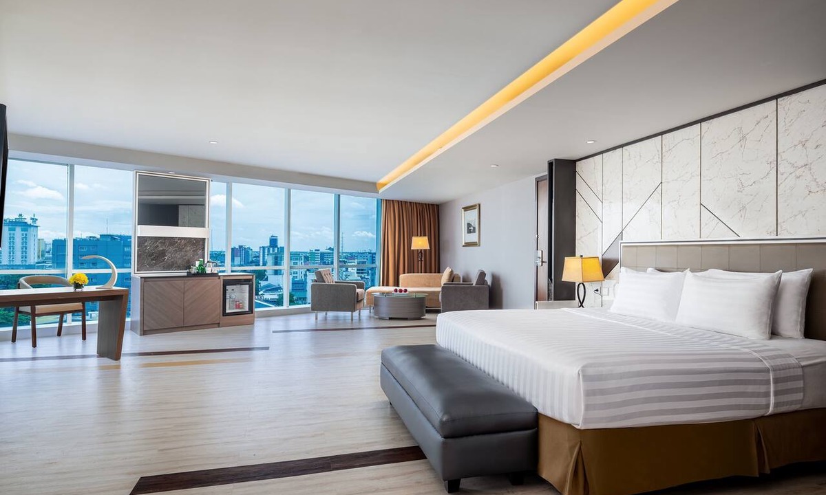 Makassar Hotel | Aston Makassar Hotel & Convention Center