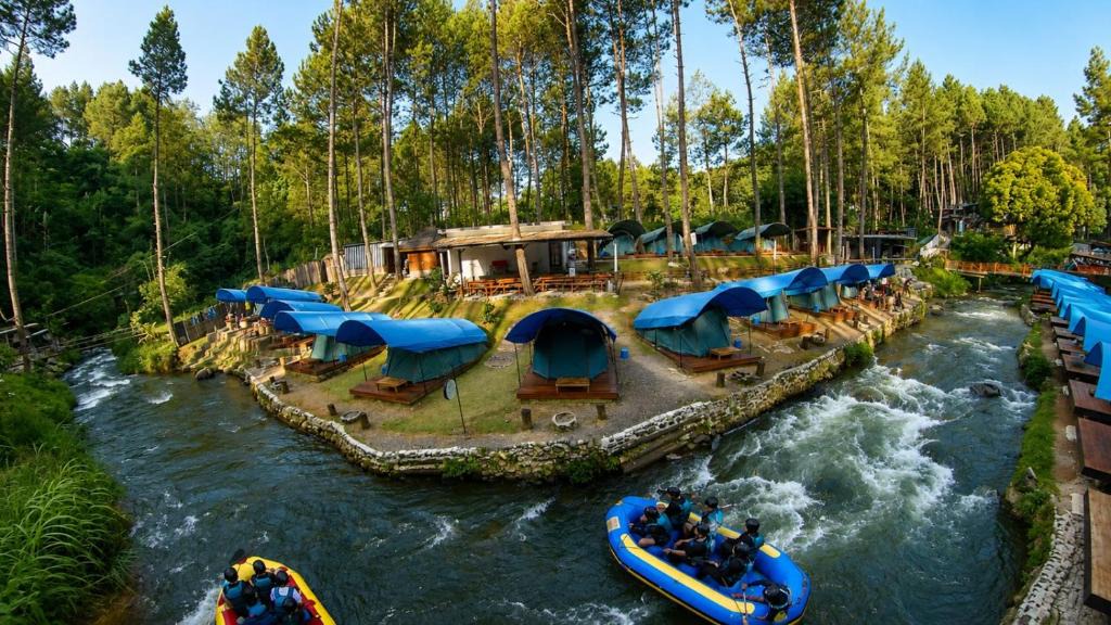 Pangalengan Hotel | Batupineus Riverside