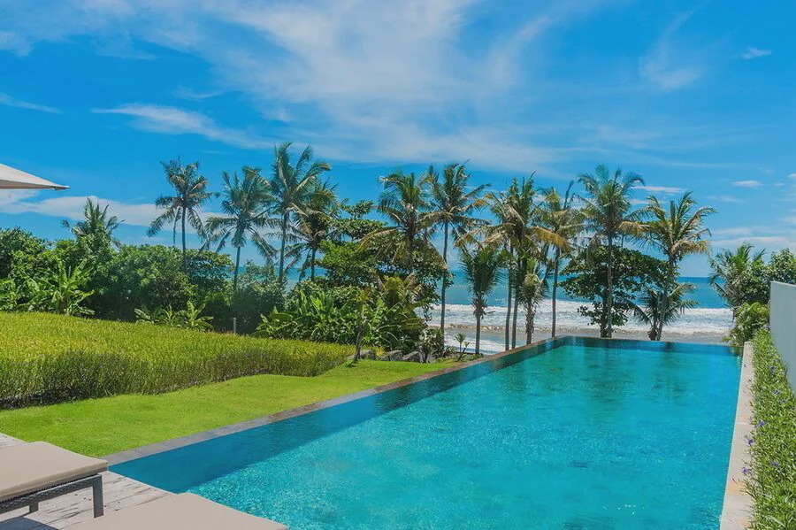 Cemagi Villa | Beachfront 2, 3 Bedroom Villa, Car+Driver, Cemagi