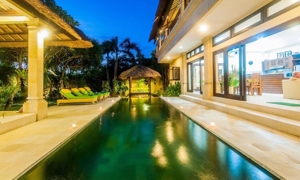 Drupadi Villa | Beautiful 3BR Villa, 4Min Drive To Seminyak Square! - W/Private Swimming Pool!