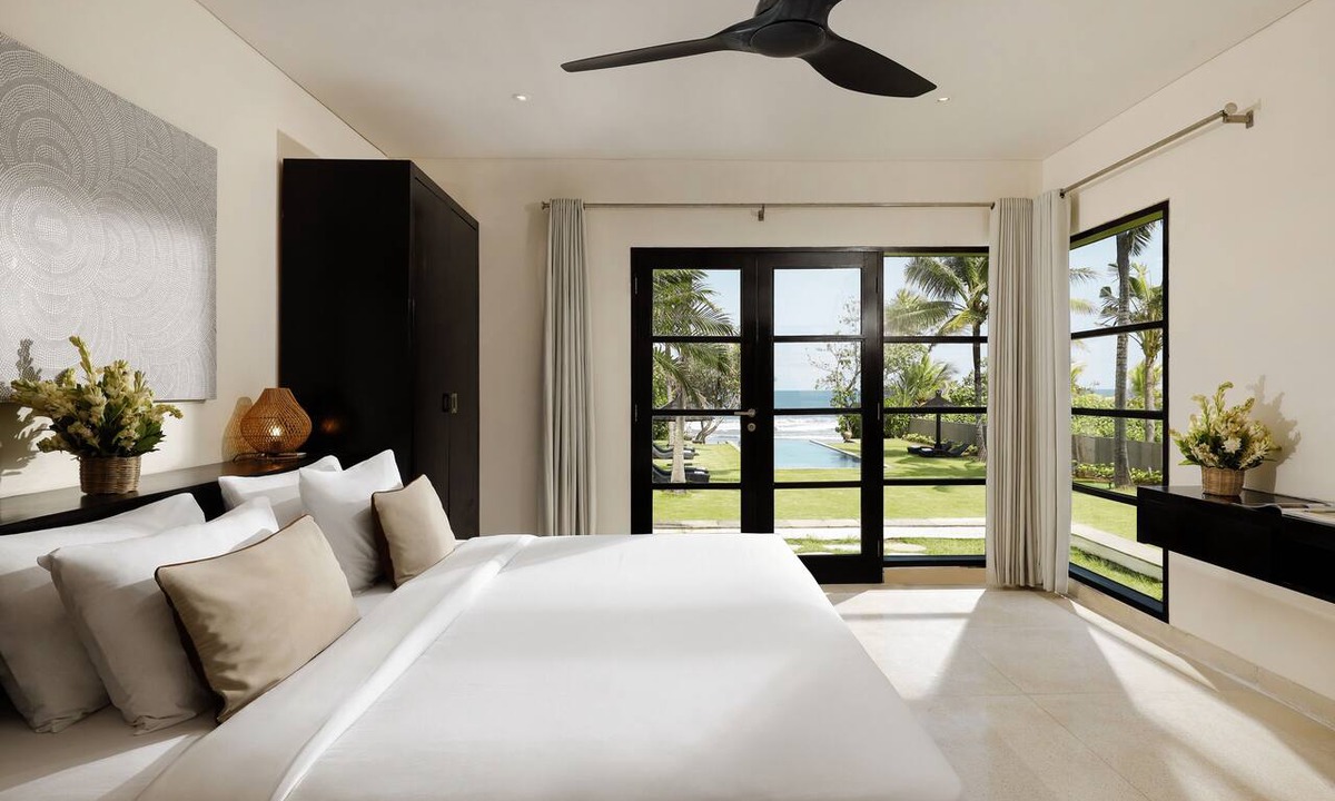 Kerambitan Villa | Black Beach Villa - Absolute Beachfront