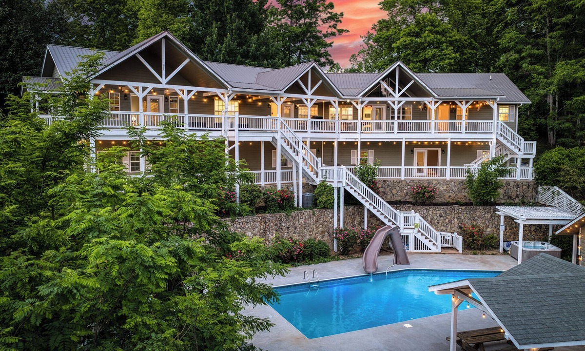 Morganton House | Blue Ridge Mountain Lodge | Pool, Theater, Game | Sleeps 26 | Family Reunions
