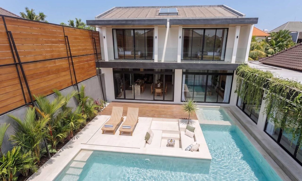 Padonan Villa | Brand New Opulent Villa, Huge Pool, Best Location
