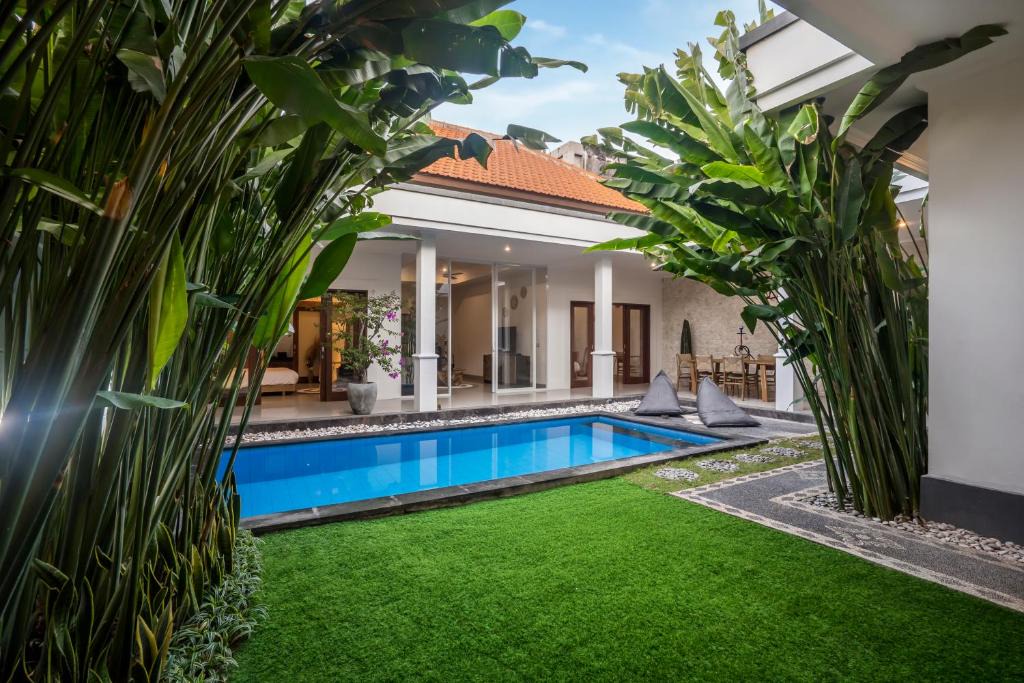 Kerobokan Villa | BRAND NEW Villa Samira, 5mn to Seminyak