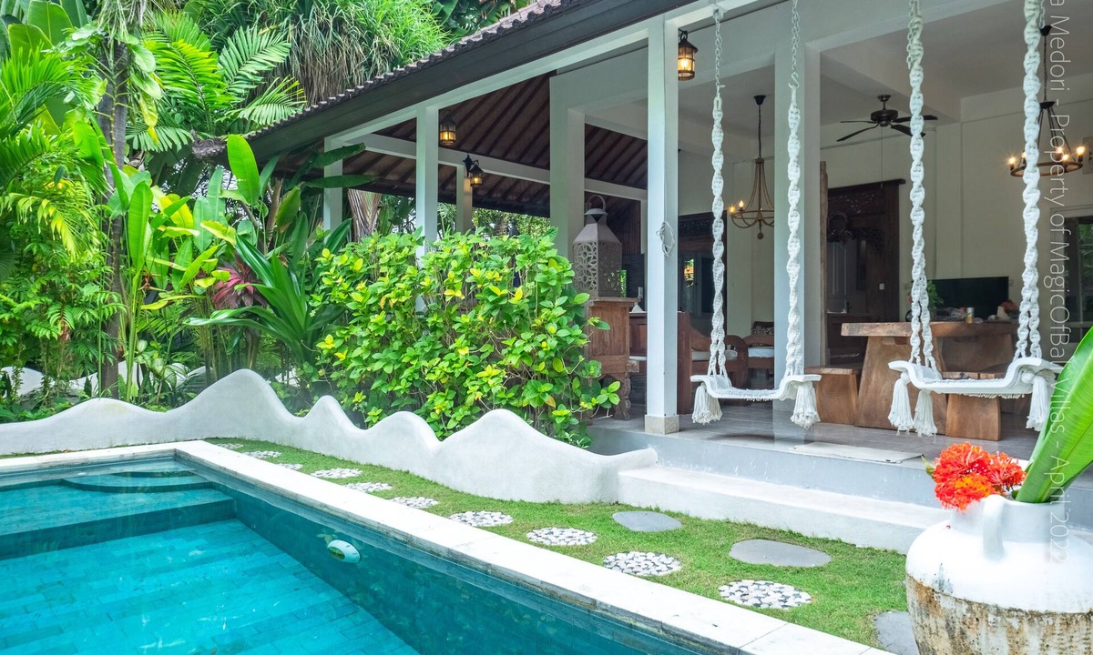 Sunset Road Villa | Bright and Quiet Villa for 6 people. Close to Shops in Seminyak
