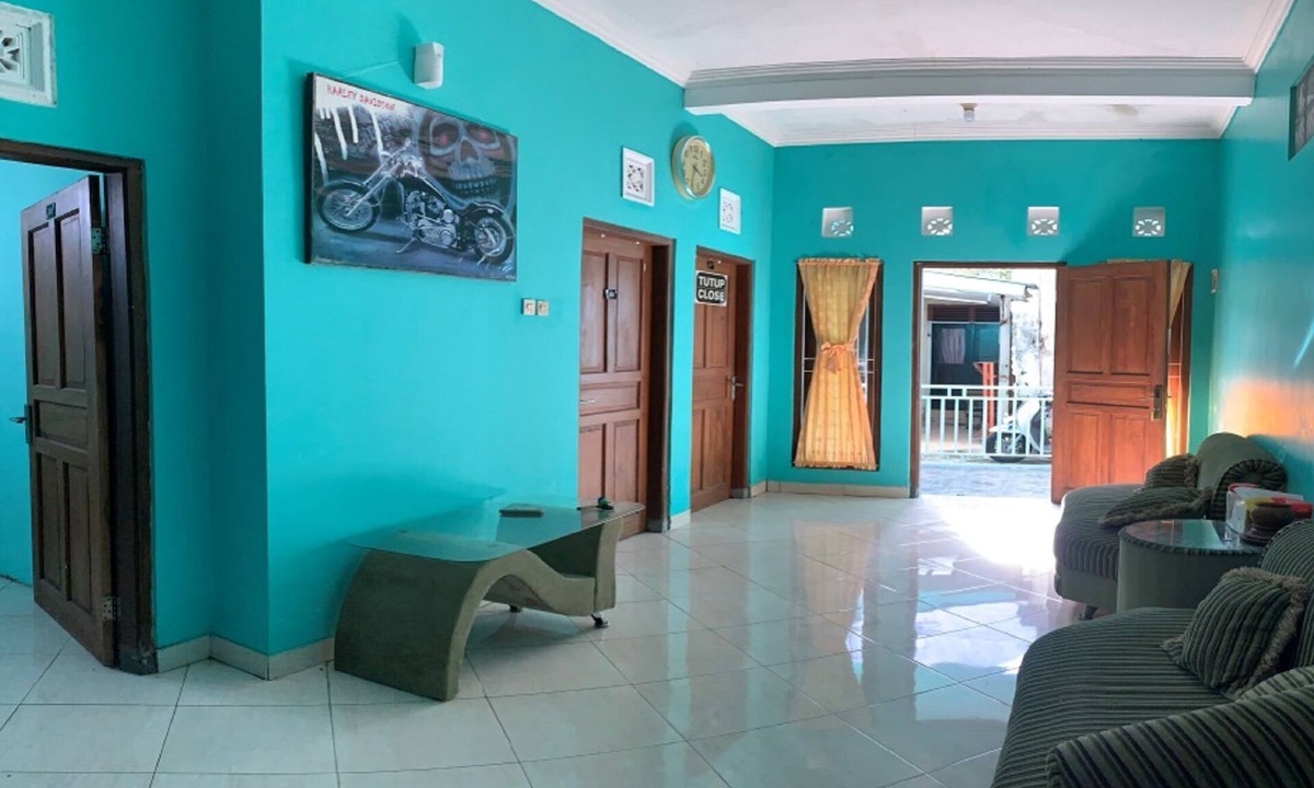 Central Yogyakarta House | Bronk House