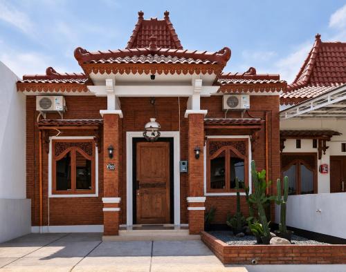 Prambanan House | Casa Kusuma