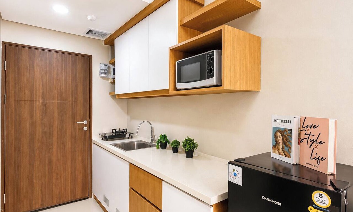 Kedungmanggu Apartment | Cozy And Trendy 1Br At Apartment Royal Sentul Park