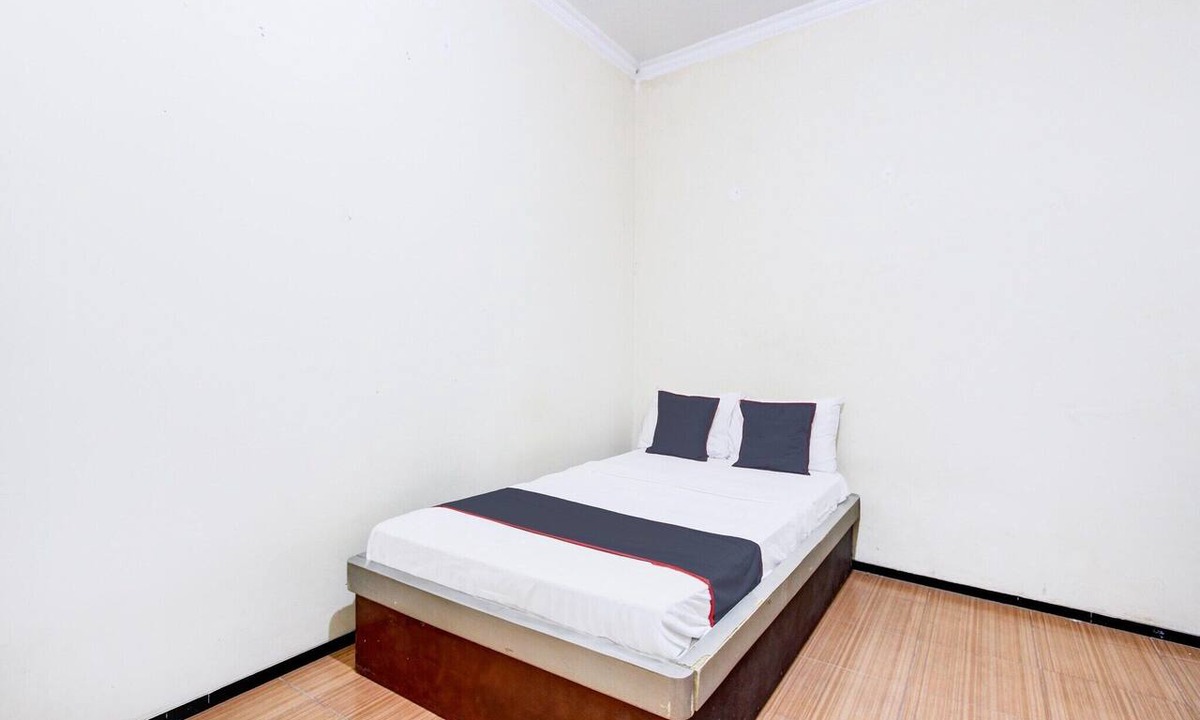 Purwokerto House | Cozy Double Escape W/Free WiFi and Parking
