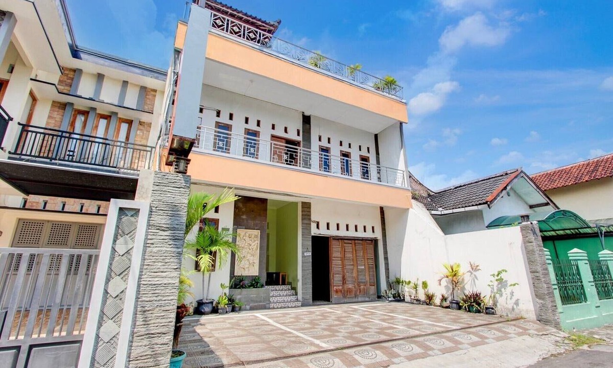 Gedongkiwo House | Cozy Double Escape W/Free WiFi and Parking
