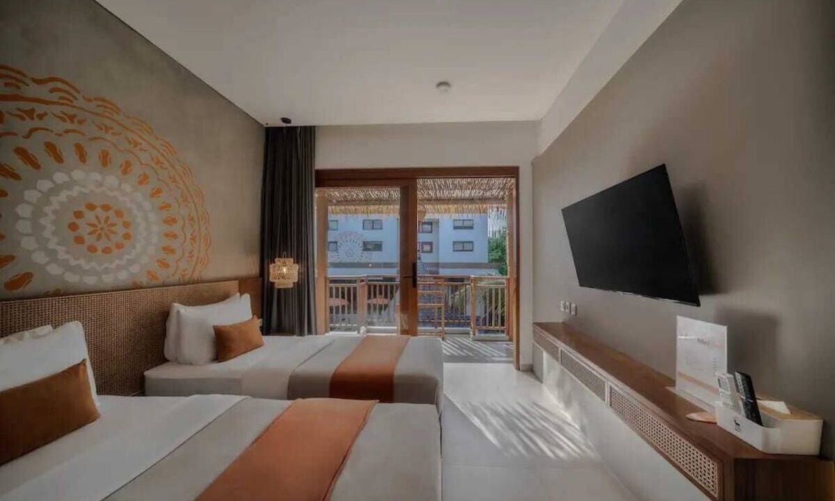 Batu Bolong Hotel | Cozy Twin Bedroom Best Surf Hostel in Canggu