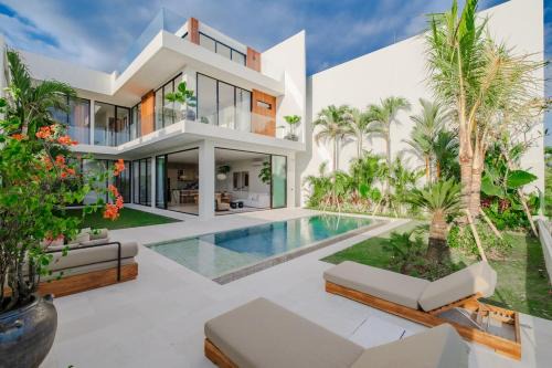 Cemagi Villa | Exclusive 4BR Villa with Rooftop, Ricefield Views near Cemagi Beach