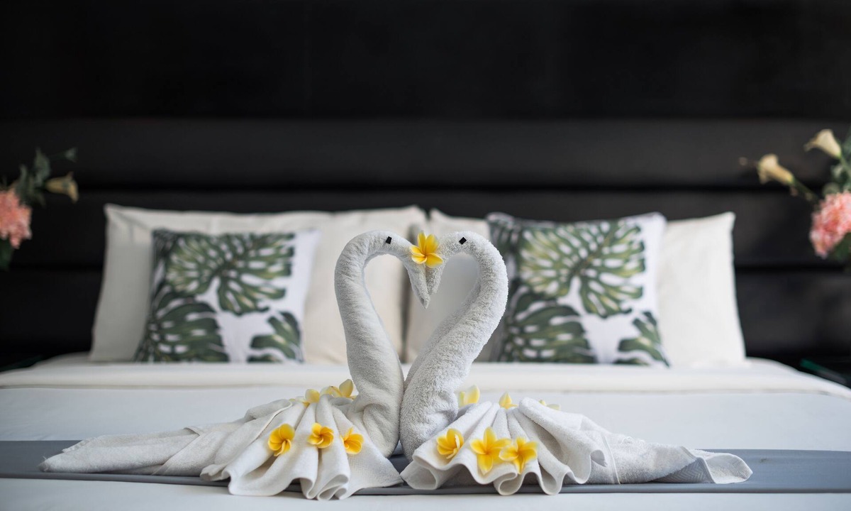 Sunset Road Villa | Free Rooms! Seminyak Bali Modern Walk to Beach Shopping New and Clean