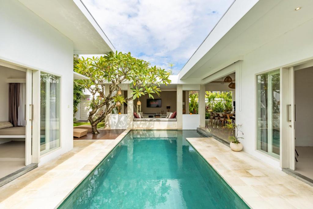 Nakula Villa | Fresh and Stylish 3bd Villa in Seminyak with Private Pool