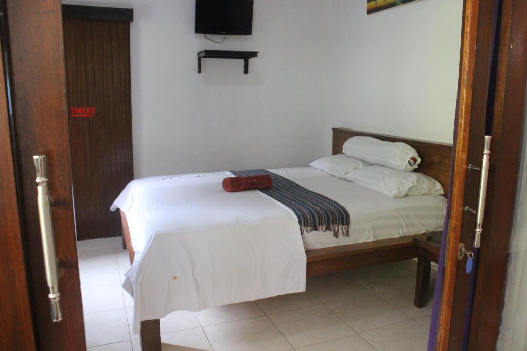 Batu Bolong House | Gedul Homestay