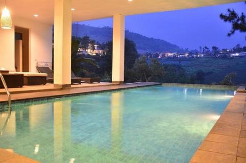 Bandung Villa | Green Forest Plantation View Villa 6 Bedrooms With a Private Heated Infinity Pool