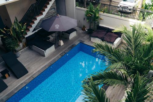 Batu Bolong Hostel | Hi Cube Hostel
