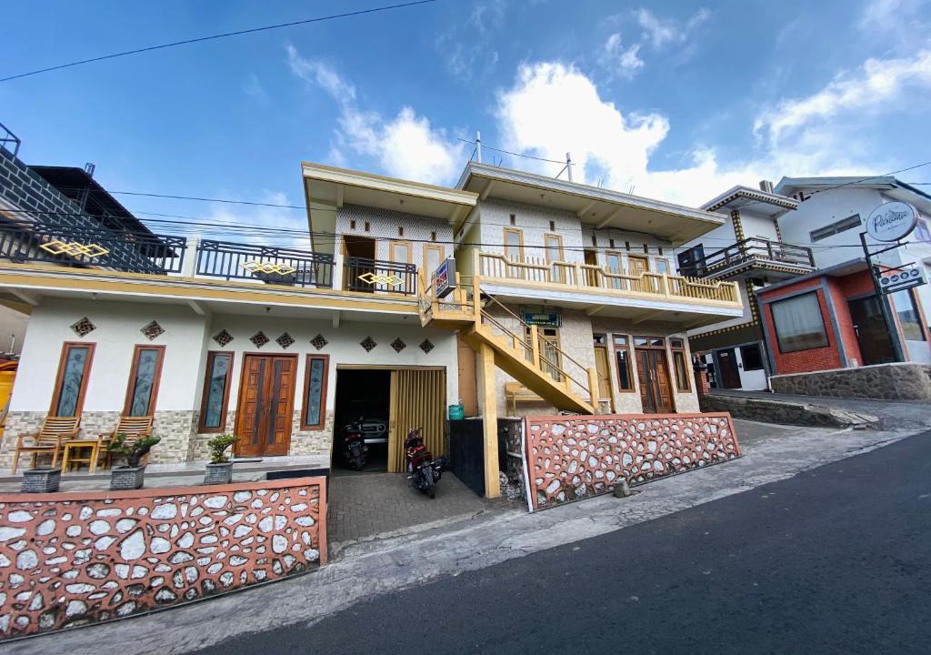 Ngadisari House | Homestay Teguh