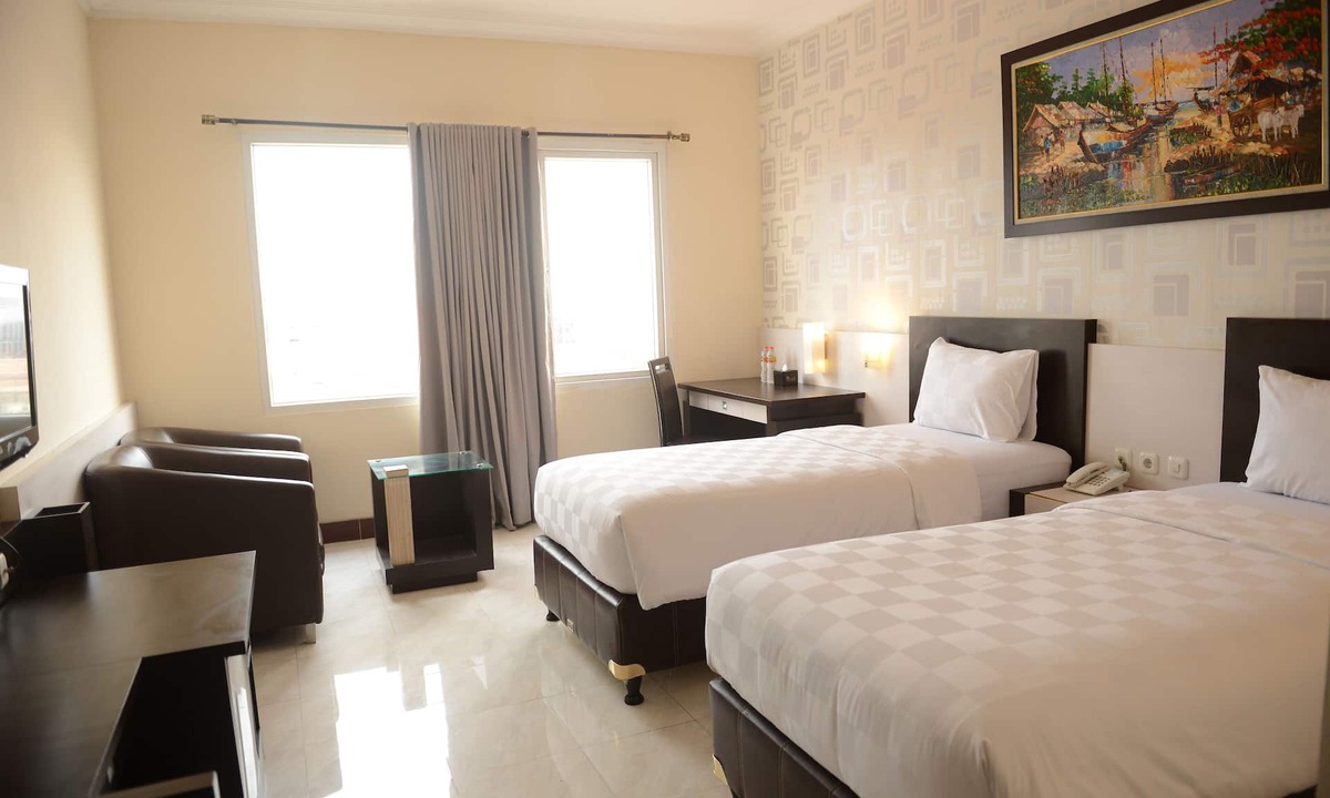 Jember Hotel | Hotel 88 Diponegoro Jember by WH
