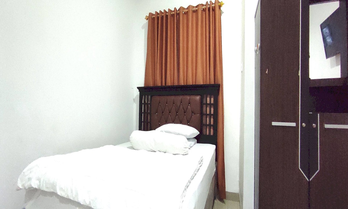Karanganyar Hotel | Hotel O Setia Budi Guest House 1