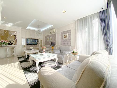 Bandung Villa | Kirei Villa - Villa Mewah Dago