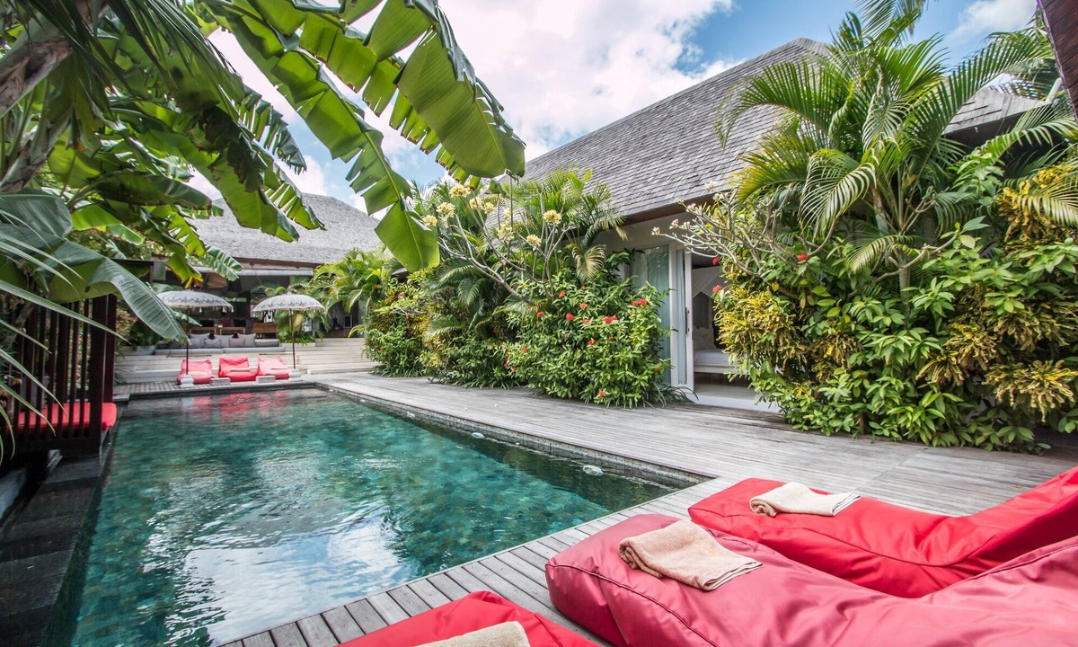 Umalas Villa | La Banane, 4 Bedroom Villa+Cook, Peaceful Tranquility, 5 mins from Seminyak.