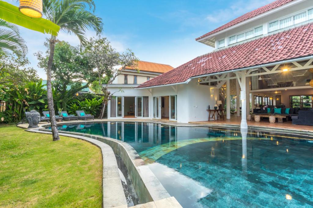 Drupadi Villa | La Villa Oberoi (6 BR)