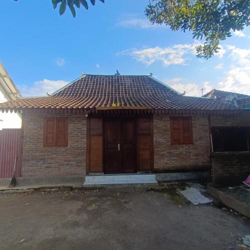 Central Yogyakarta House | Land Ho - Homestay