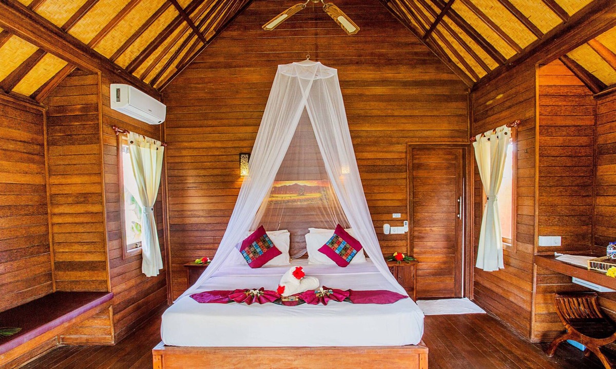 Mushroom Bay Cottage | Located near dream beach, lembongan behind of the premary