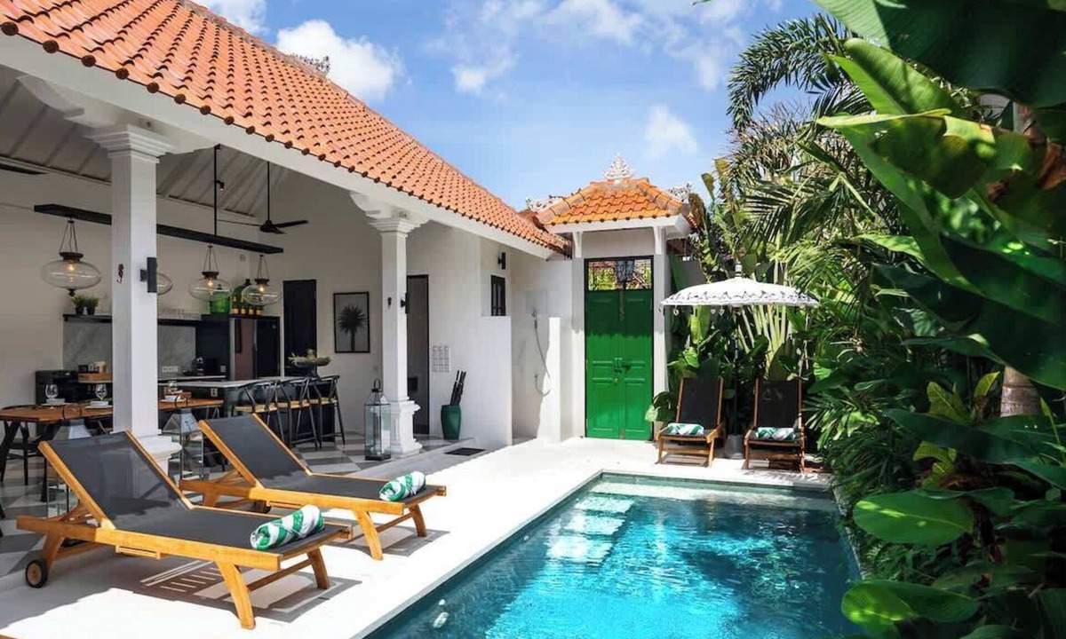 Petitenget Villa | Lux Artsy Villa Nago Walk to Seminyak Best Spots