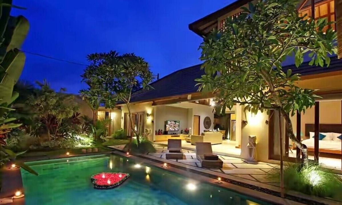 Kerobokan Villa | Luxury 3 Bedroom Private Pool Villa