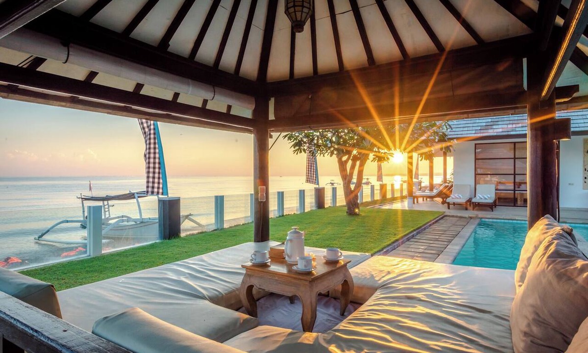 Dencarik Villa | Luxury 6BR Beachfront Villa with Private Pool!