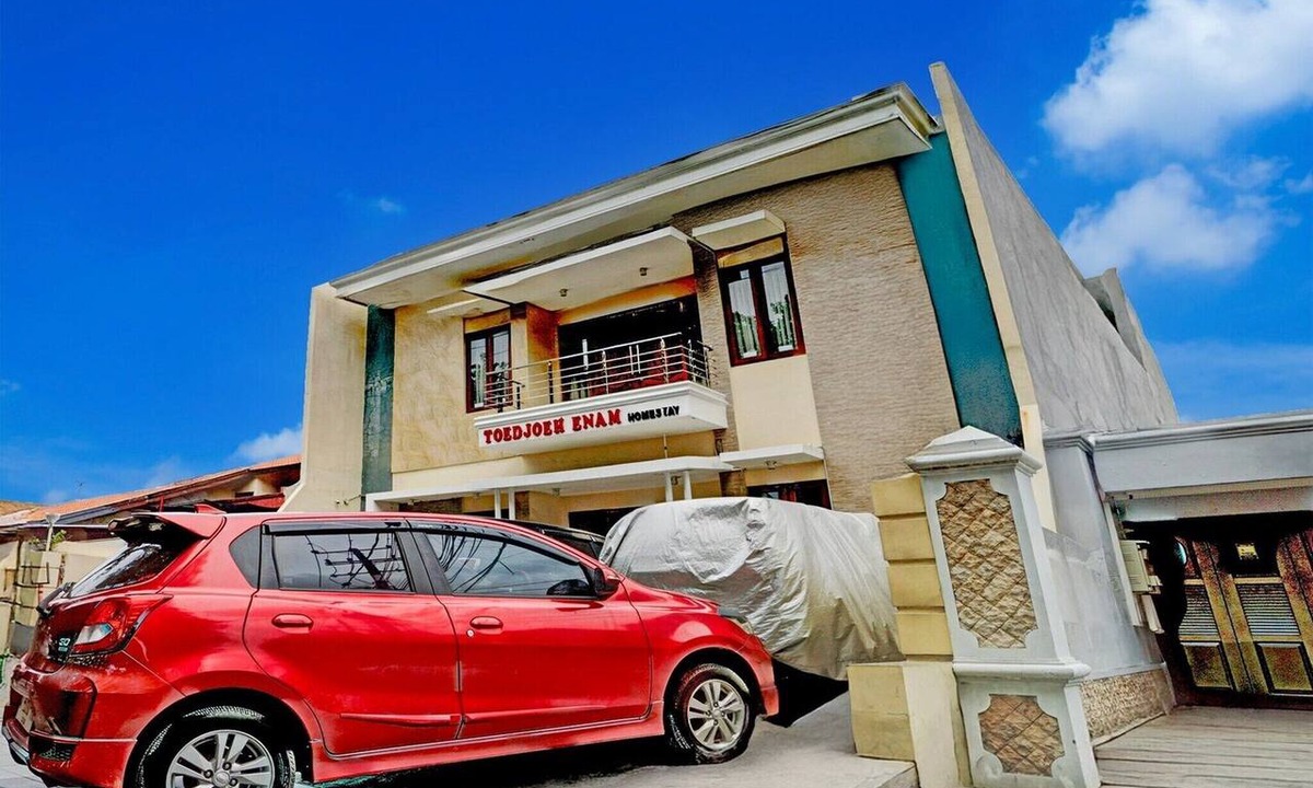 Surabaya House | Luxury Deluxe DBL Retreat W/Free WiFi and Parking