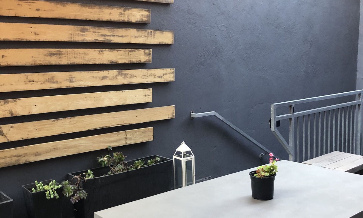 San Francisco House | Luxury Modern Unit on Market St - w/Private Patio - Hot tub, Fire Pit, Lounge +
