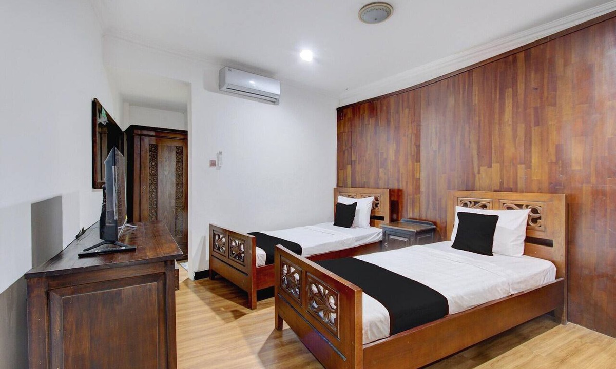 Yogyakarta House | Luxury Twin Stay with Free WiFi and Parking