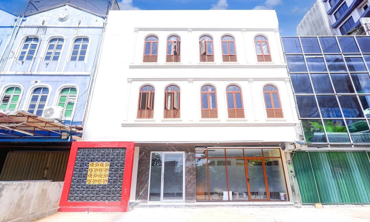 Lubuk Baja House | Luxury Twin Stay with Free WiFi and Parking