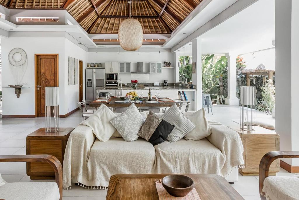 Kerobokan Villa | Luxury Villa Kupu Kupu Near Seminyak Center