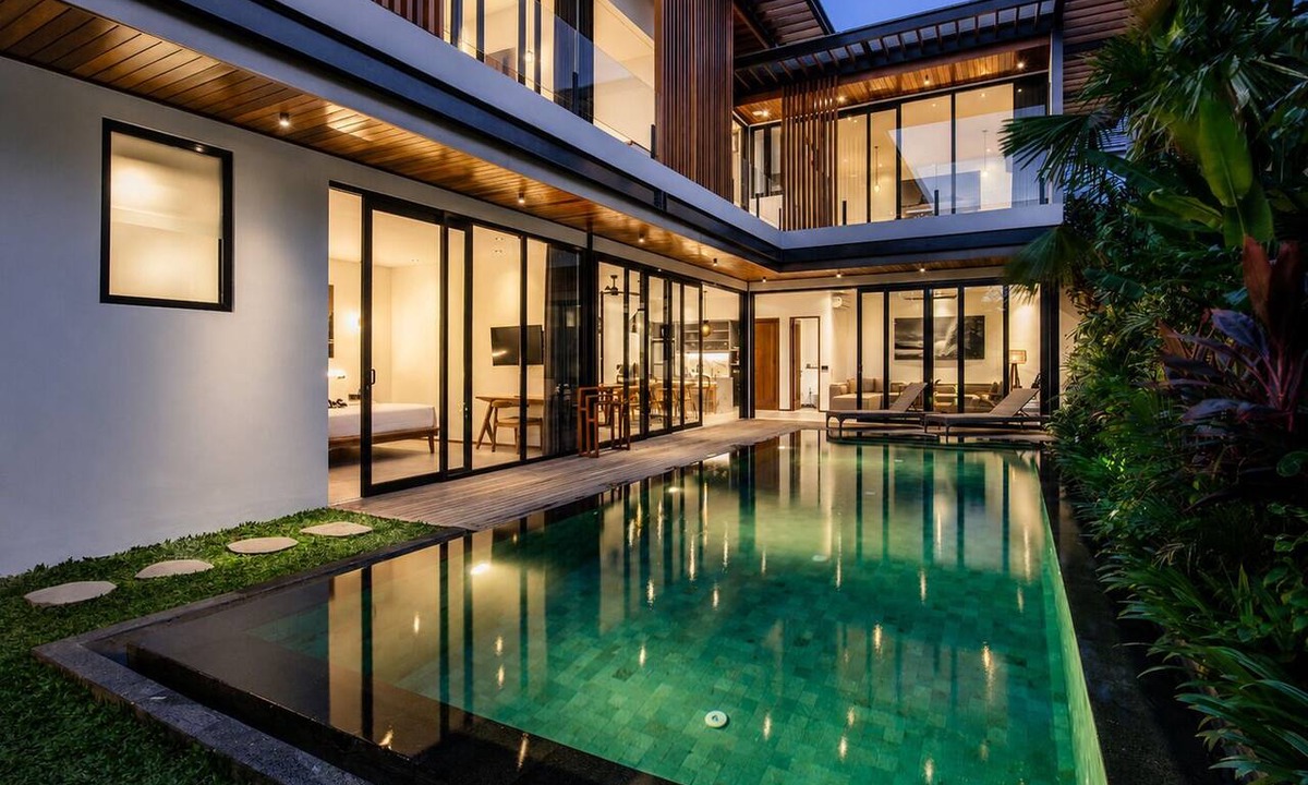 Munggu Villa | Modern Boho 5br, 200m to Canggu's Beachfront