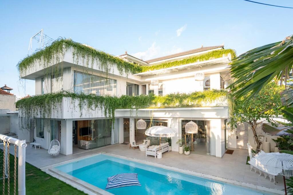 Babakan Villa | Modern Designer Luxury Villa in Canggu
