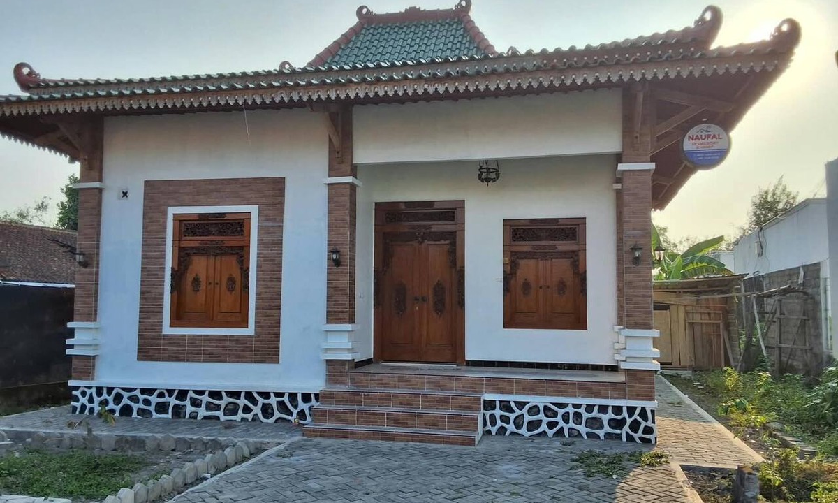 Ngaglik House | Naufal Homesty, full rumah set klasik minimalis